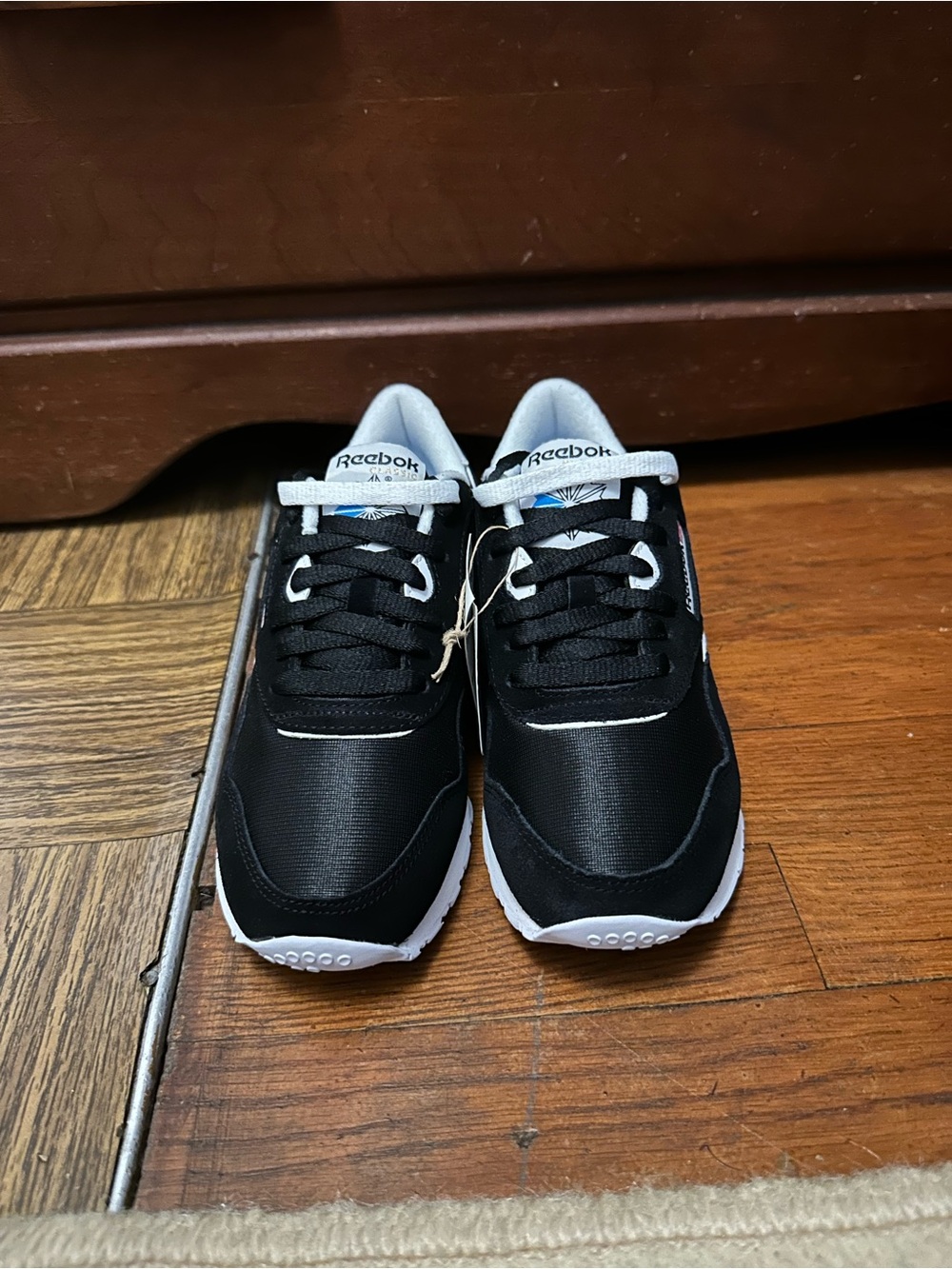Reebok black classic sneakers NWT and box - Picture 6 of 7